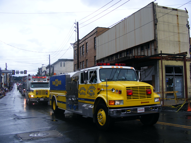 9 11 fire truck paraid 199